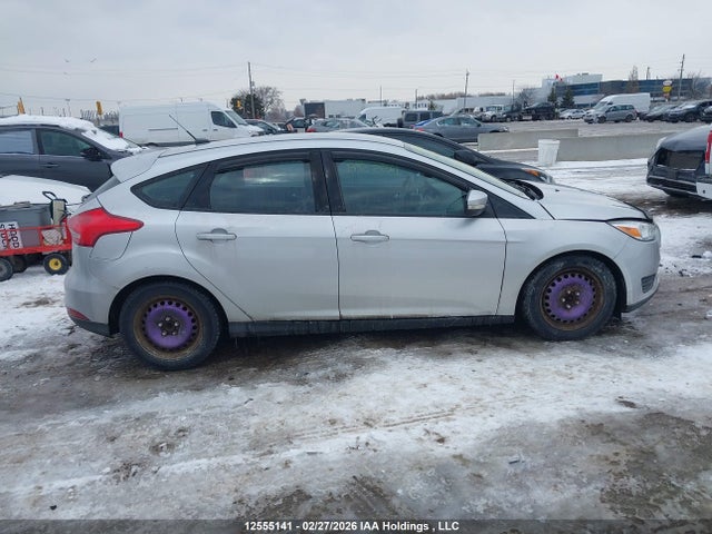 1FADP3K21GL400242 Ford FOCUS SE