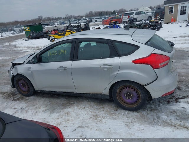 1FADP3K21GL400242 Ford FOCUS SE