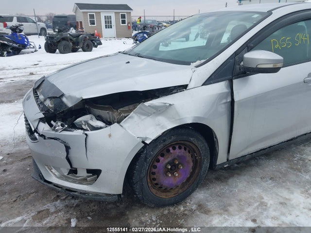 1FADP3K21GL400242 Ford FOCUS SE