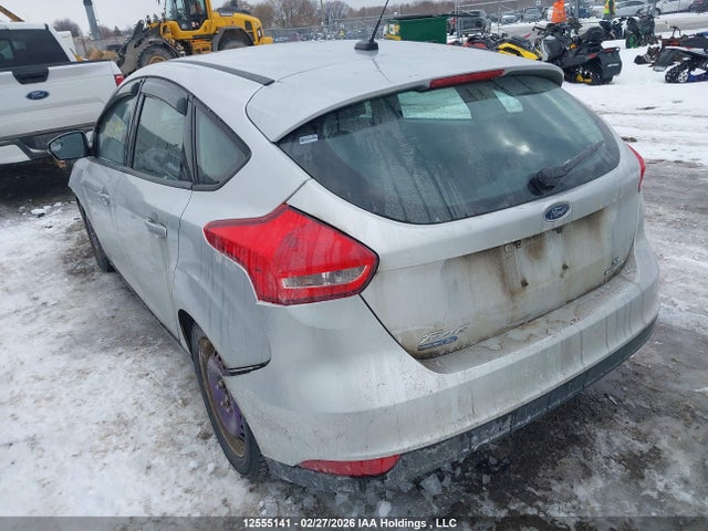1FADP3K21GL400242 Ford FOCUS SE