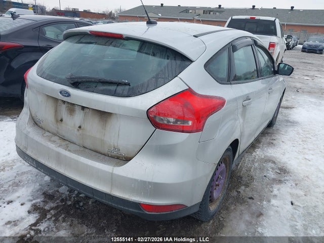 1FADP3K21GL400242 Ford FOCUS SE