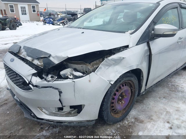 1FADP3K21GL400242 Ford FOCUS SE