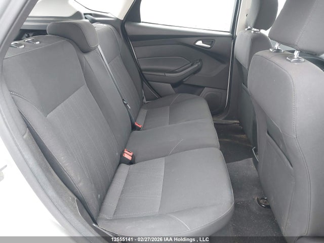 1FADP3K21GL400242 Ford FOCUS SE