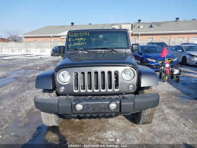 1C4BJWEG5GL242855 Jeep Wrangler Unlimited Sahara