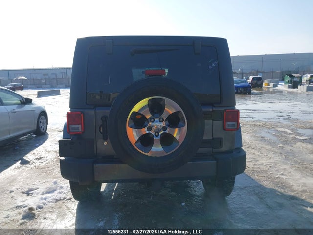 1C4BJWEG5GL242855 Jeep Wrangler Unlimited Sahara