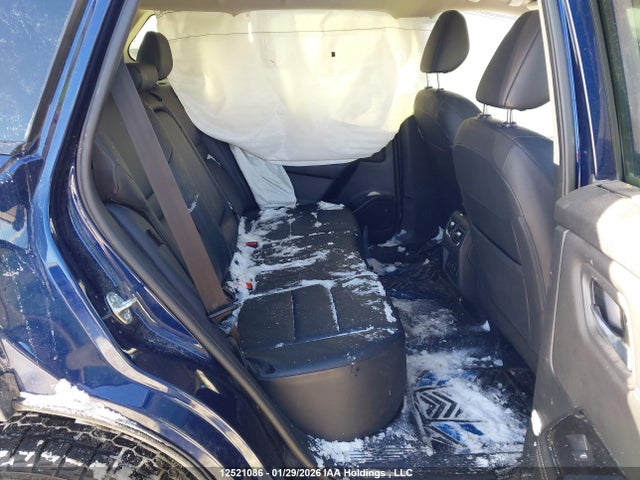 JN8BT3BBXRW447885 Nissan Rogue Sv Moonroof