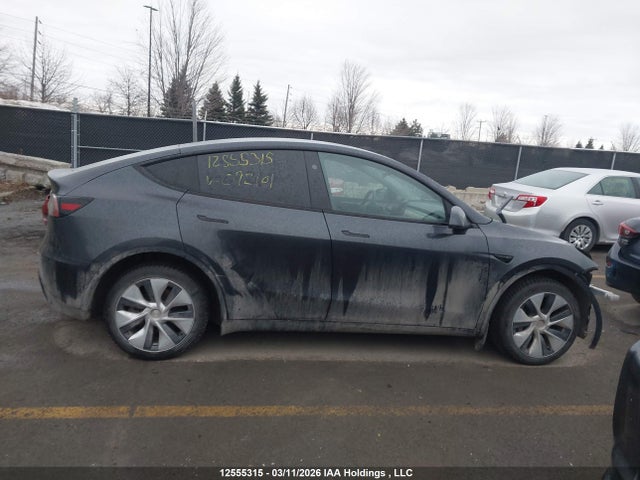 Продажа на аукционе авто 2024 Tesla Model Y Long Range/rwd, vin: 7SAYGDED9RF092101, номер лота: 12555315
