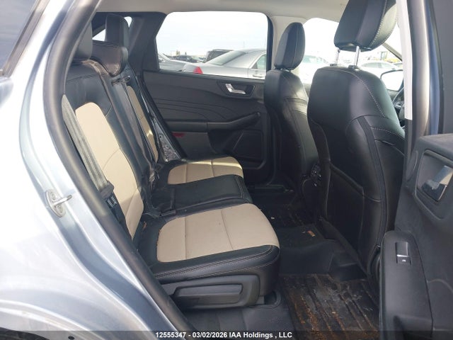 1FMCU9J91NUB31808 Ford Escape Titanium