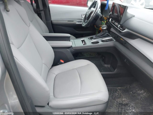 5TDGRKEC2SS281916 Toyota Sienna