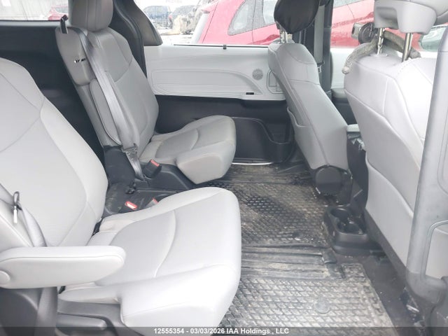 5TDGRKEC2SS281916 Toyota Sienna