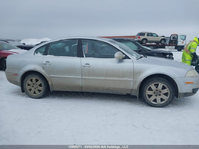 12555371 :رقم المزاد ، WVWAD63B05P055295 vin ، 2005 Volkswagen Passat Gls مزاد بيع