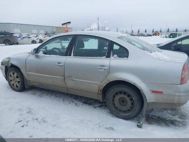12555371 :رقم المزاد ، WVWAD63B05P055295 vin ، 2005 Volkswagen Passat Gls مزاد بيع