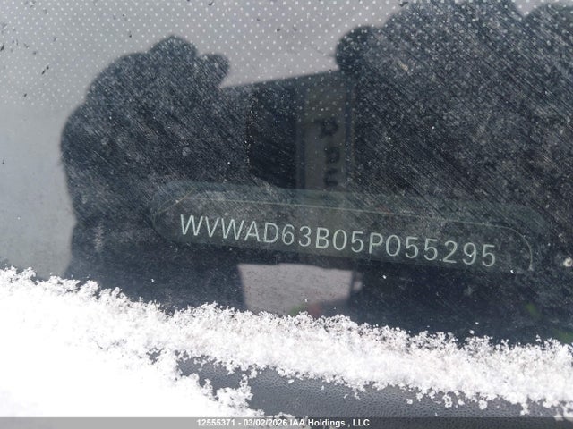 12555371 :رقم المزاد ، WVWAD63B05P055295 vin ، 2005 Volkswagen Passat Gls مزاد بيع