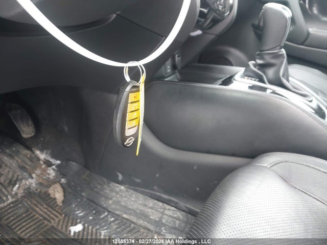 5N1AT2MV5HC810257 Nissan Rogue S/sl Platinum/sv
