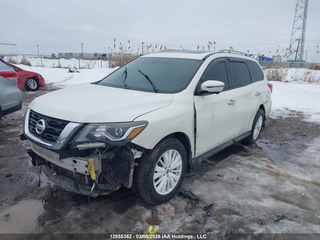 12555382 :رقم المزاد ، 5N1DR2MM3HC608231 vin ، 2017 Nissan Pathfinder S/sv/sl/platinum مزاد بيع