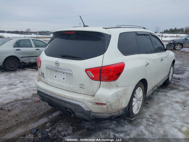 12555382 :رقم المزاد ، 5N1DR2MM3HC608231 vin ، 2017 Nissan Pathfinder S/sv/sl/platinum مزاد بيع