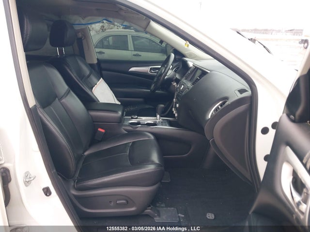 12555382 :رقم المزاد ، 5N1DR2MM3HC608231 vin ، 2017 Nissan Pathfinder S/sv/sl/platinum مزاد بيع