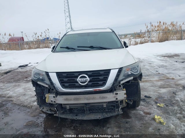 12555382 :رقم المزاد ، 5N1DR2MM3HC608231 vin ، 2017 Nissan Pathfinder S/sv/sl/platinum مزاد بيع