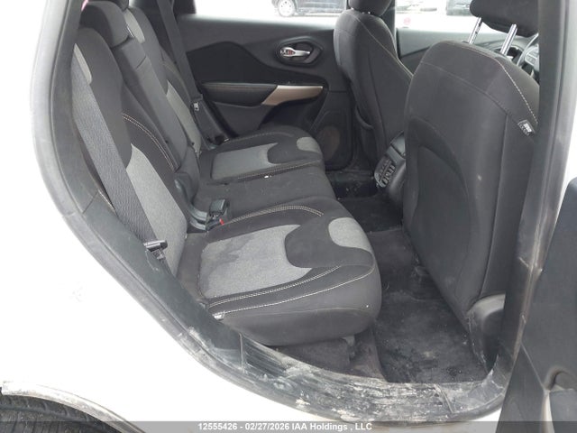 1C4PJLAB2HW640071 Jeep Cherokee Sport