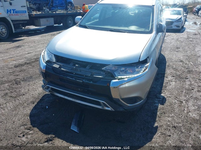 JA4AZ2A37KZ607035 Mitsubishi Outlander Es