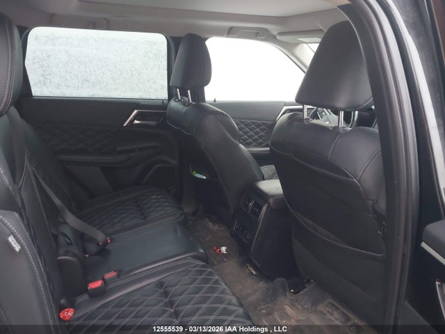 JA4T5UA92PZ615779 Mitsubishi OUTLANDER PHEV