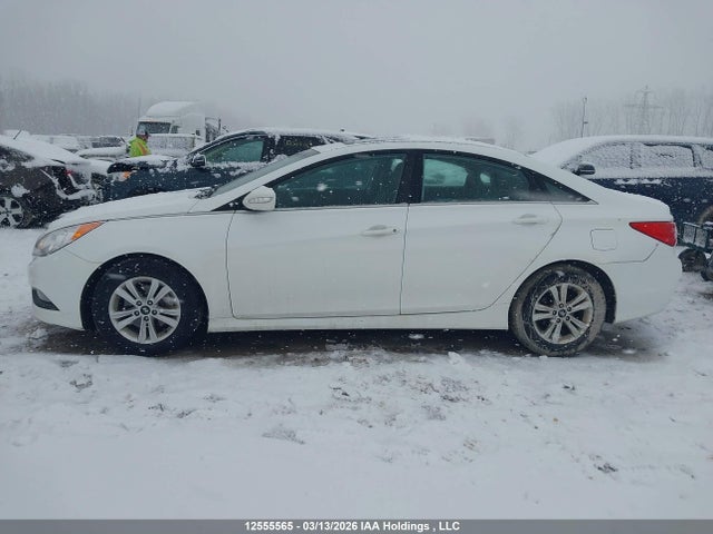 12555565 :رقم المزاد ، 5NPEB4AC4EH867962 vin ، 2014 Hyundai Sonata Gls مزاد بيع