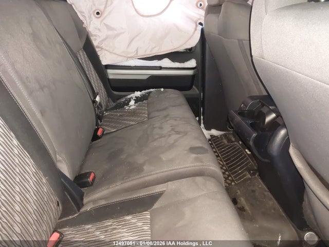 5TFUY5F14KX813505 Toyota Tundra Sr5 Plus 5.7l V8