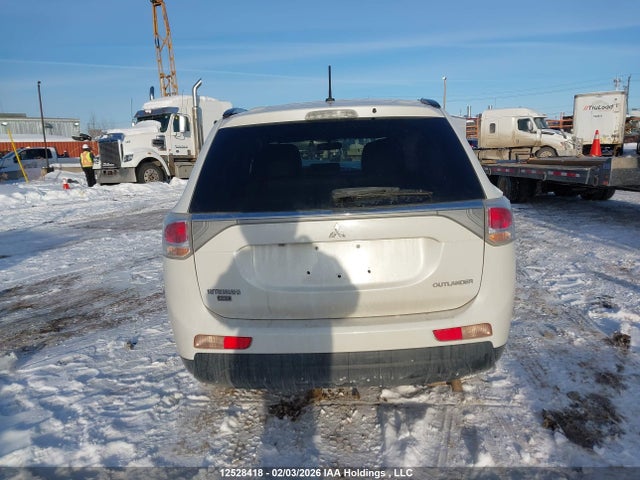 Mitsubishi Outlander Es 2014 JA4AZ2A3XEZ604585 Image 17