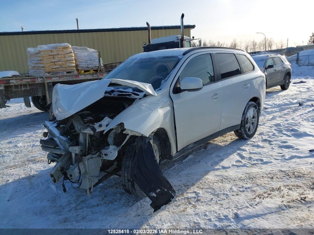 Mitsubishi Outlander Es 2014 JA4AZ2A3XEZ604585 Image 2
