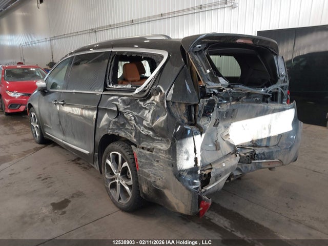 Chrysler Pacifica Pinnacle Awd 2022 2C4RC3PG0NR137228 Image 3