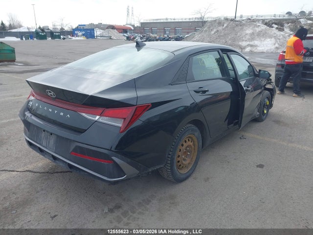 KMHLM4DG1RU650814 Hyundai Elantra Essential
