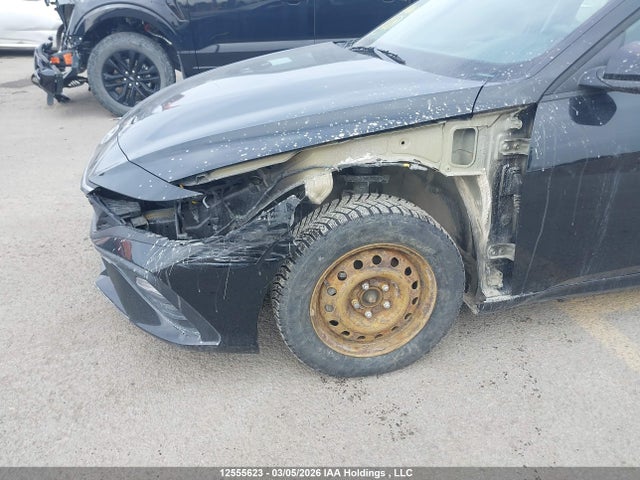 KMHLM4DG1RU650814 Hyundai Elantra Essential