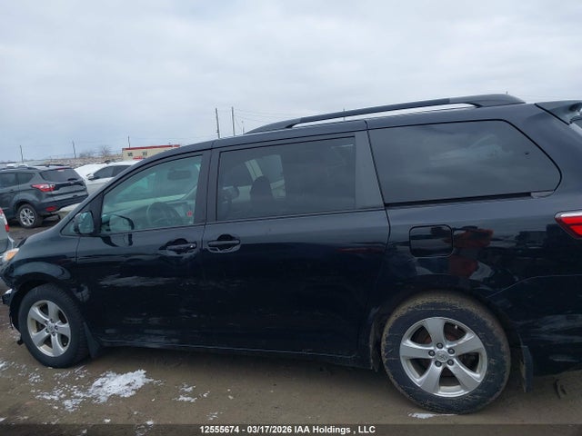Aukcja sprzedaży 2015 Toyota Sienna Le V6, vin: 5TDKK3DC7FS528052, numer aukcji: 12555674