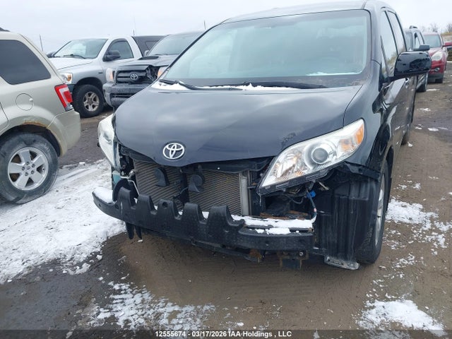 Aukcja sprzedaży 2015 Toyota Sienna Le V6, vin: 5TDKK3DC7FS528052, numer aukcji: 12555674