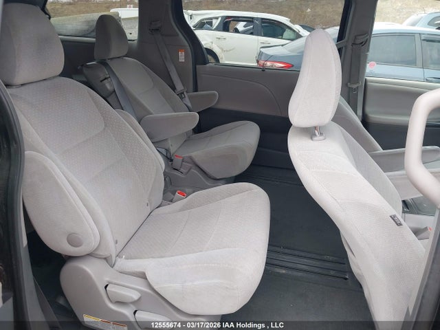 Aukcja sprzedaży 2015 Toyota Sienna Le V6, vin: 5TDKK3DC7FS528052, numer aukcji: 12555674