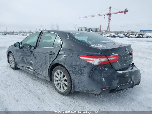 4T1B11HK8JU122547 Toyota CAMRY SE