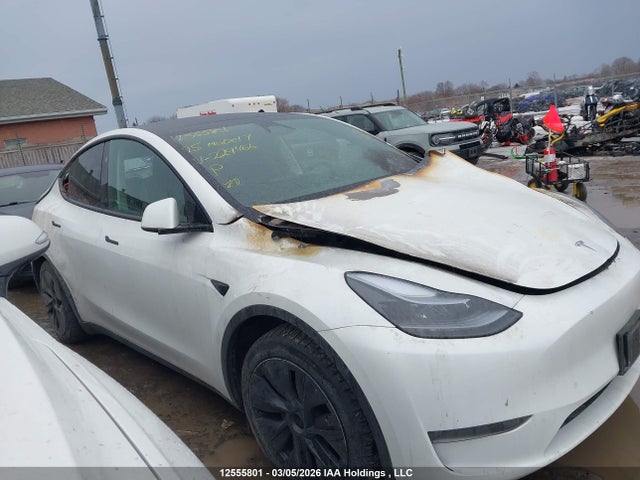 7SAYGAEE5SF229466 Tesla Model Y Long Range