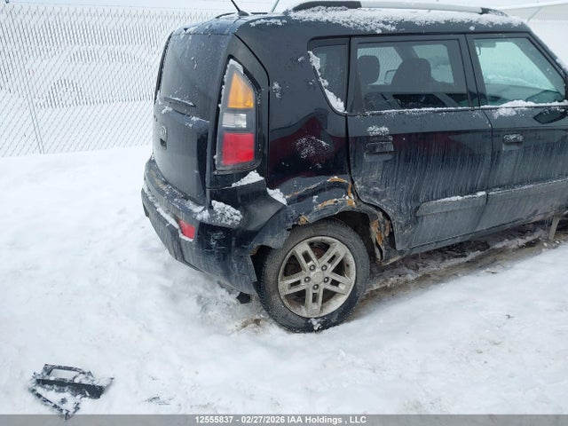 12555837 :رقم المزاد ، KNDJT2A20A7041261 vin ، 2010 Kia Soul +/!/sport مزاد بيع