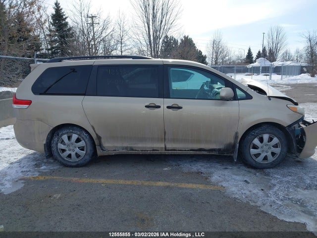 Aukcja sprzedaży 2011 Toyota Sienna, vin: 5TDZK3DC8BS004949, numer aukcji: 12555855