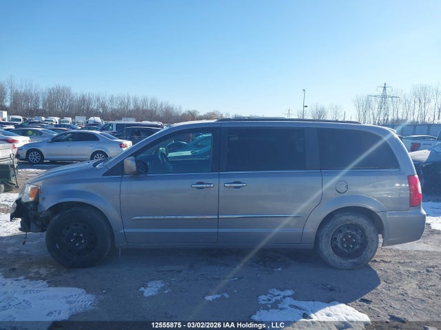 2015 Chrysler Town & Country Touring მანქანა იყიდება აუქციონზე, vin: 2C4RC1CG4FR705847, აუქციონის ნომერი: 12555875