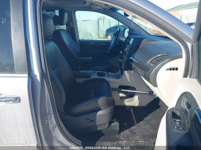 2015 Chrysler Town & Country Touring მანქანა იყიდება აუქციონზე, vin: 2C4RC1CG4FR705847, აუქციონის ნომერი: 12555875