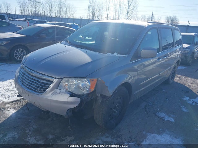 2015 Chrysler Town & Country Touring მანქანა იყიდება აუქციონზე, vin: 2C4RC1CG4FR705847, აუქციონის ნომერი: 12555875