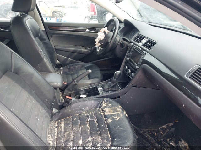 2012 Volkswagen Passat Sel მანქანა იყიდება აუქციონზე, vin: 1VWCM7A32CC004327, აუქციონის ნომერი: 12555888