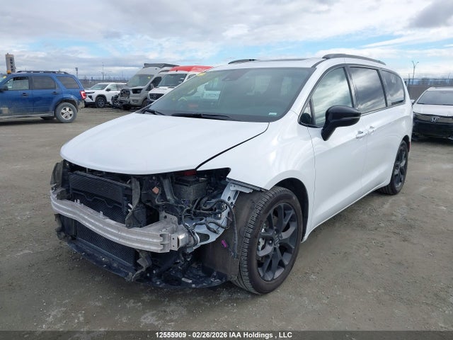 Chrysler Pacifica Limited 2025 2C4RC1GG3SR601502 Image 2