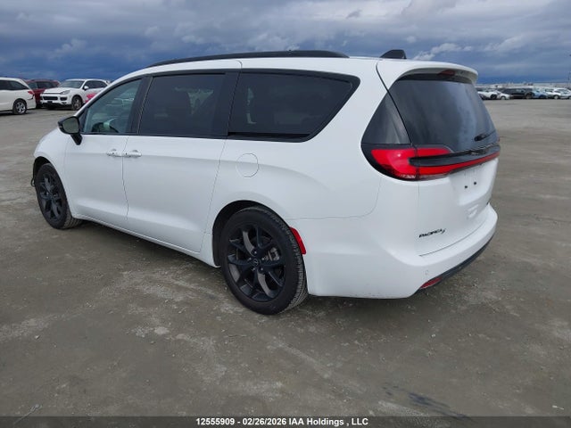 Chrysler Pacifica Limited 2025 2C4RC1GG3SR601502 Image 3