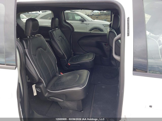 Chrysler Pacifica Limited 2025 2C4RC1GG3SR601502 Image 8