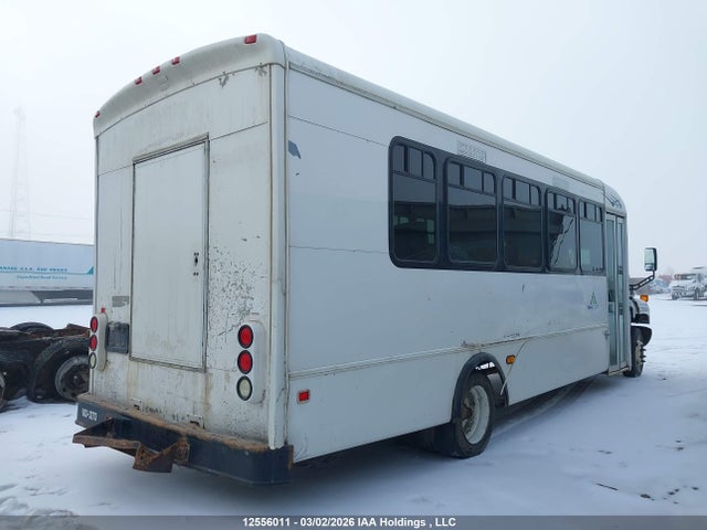 12556011 :رقم المزاد ، 1GBE5V1G79F413273 vin ، 2009 Chevrolet Cc5500 مزاد بيع