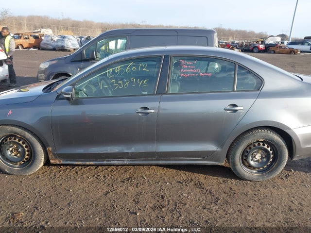 12556012 :رقم المزاد ، 3VWDX7AJ1CM398945 vin ، 2012 Volkswagen Jetta Se مزاد بيع
