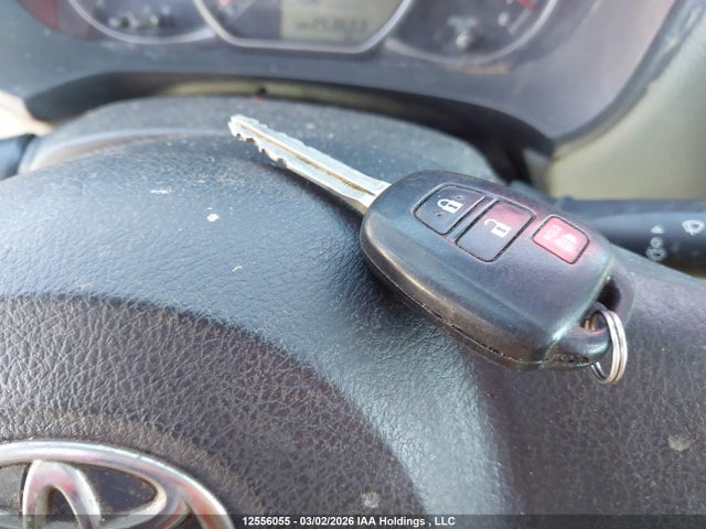 VNKKTUD34GA059110 Toyota Yaris L/le/se