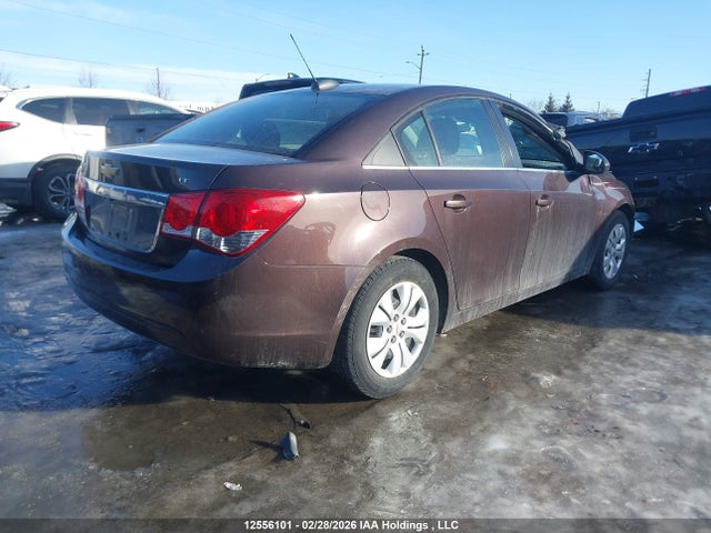 1G1PC5SBXF7159909 Chevrolet Cruze 1lt